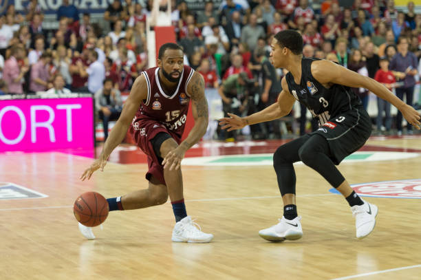 稳定的后卫 稳定的后卫