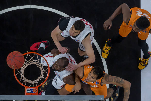 显了拜仁中 显了拜仁中