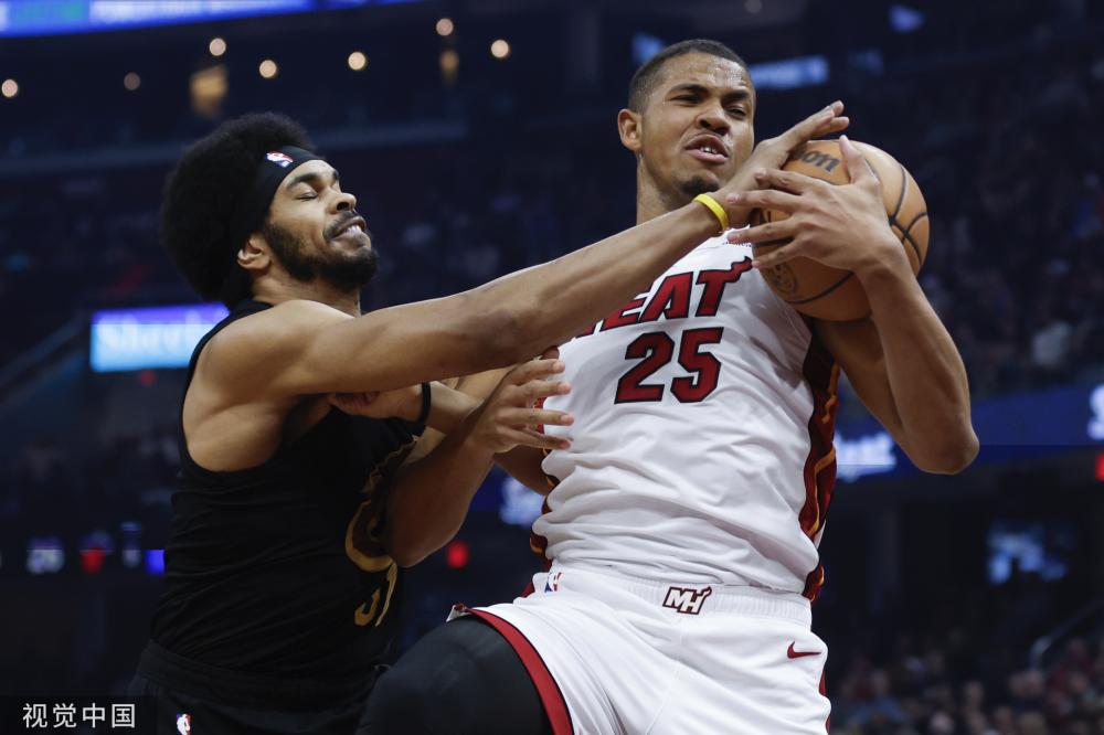 拜仁中场的 拜仁中场的